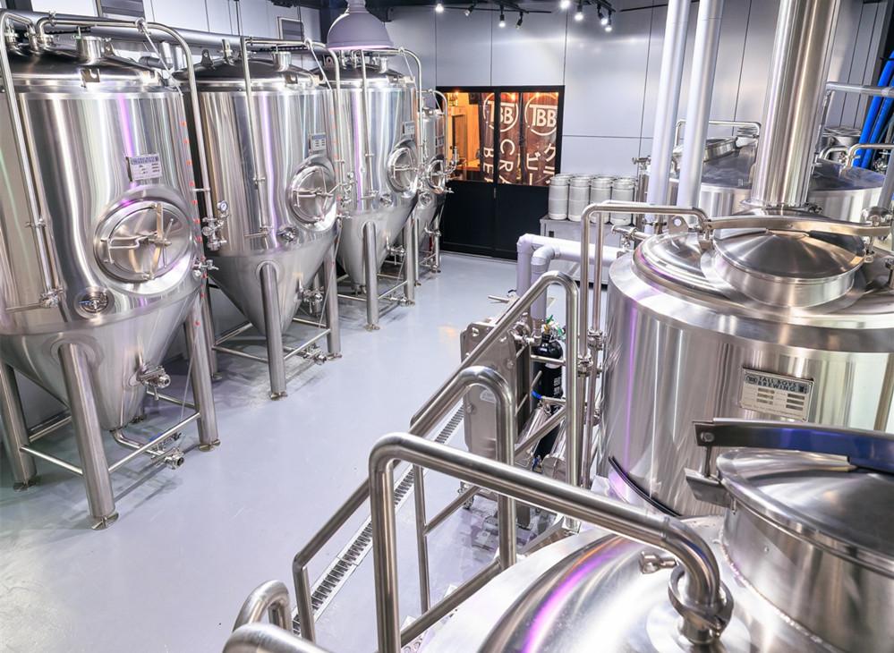 Tall Boys Brewing in Japan-500L beer brewery equipment built by Tiantai ...