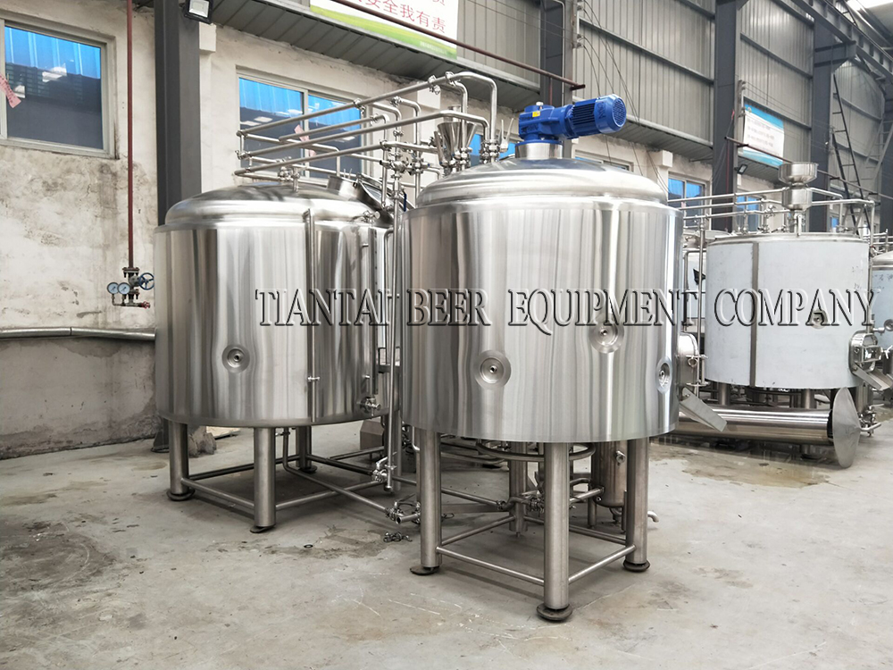 <b>1500L beer system in triangle shape</b>
